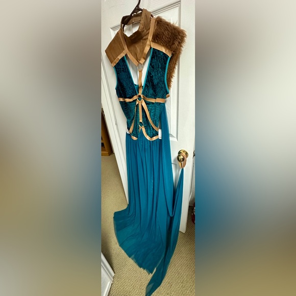 Maiden Of The Throne Costume Set - Turquoise/Tan - Picture 5 of 9